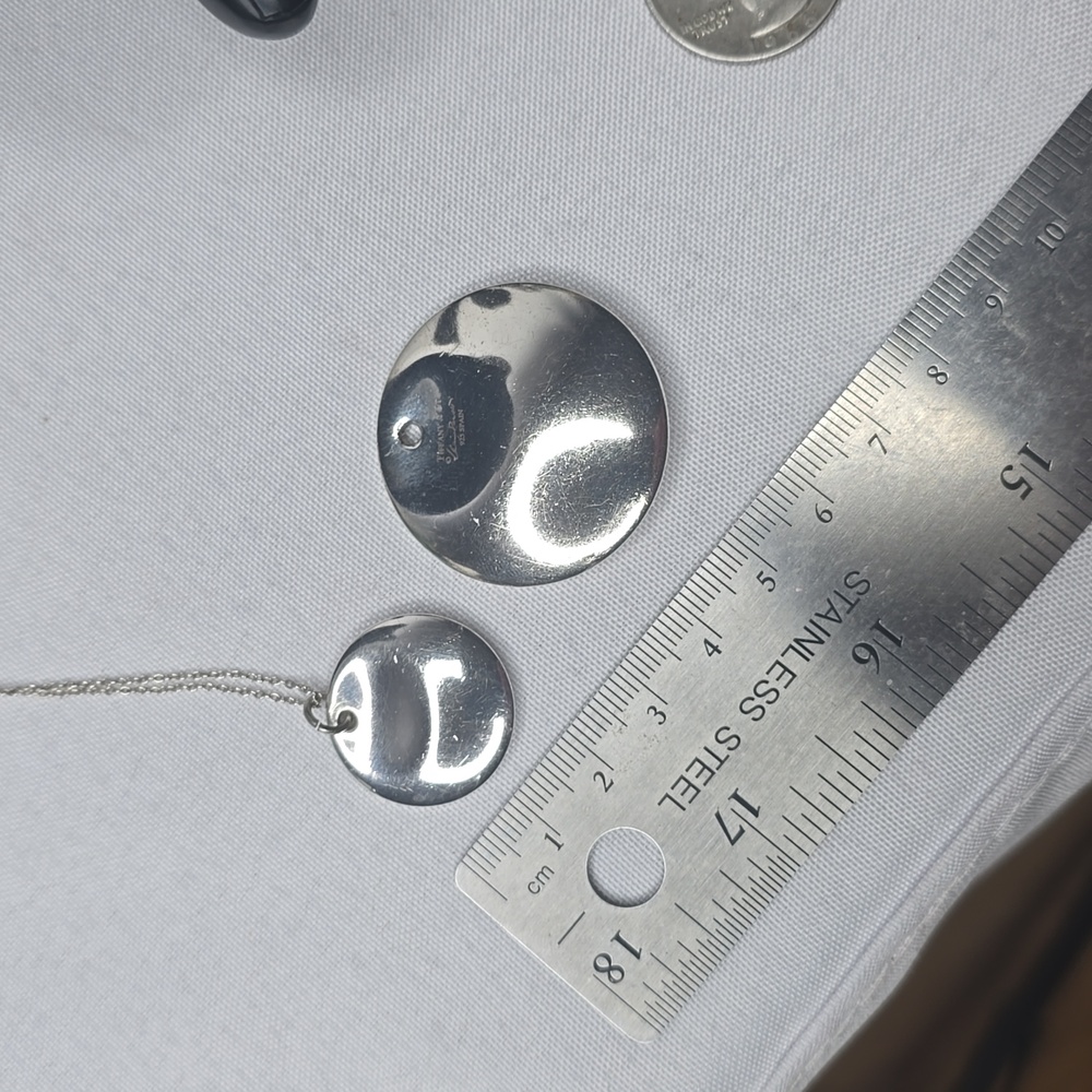 Tiffany & Co  Elsa Peretti  24 mm Thumbprint Round on chain - Picture 6 of 6